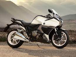 Mit der honda vfr 1200 f hat honda motorrad nach der vfr 800 einen neuen großartigen sporttourer geschaffen. Honda Vfr1200f Fahrzeuge