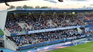 They compete in ligue 1, the top division of french football. W Lmpd2ouwlihm