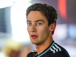 World's 'most controversial racing driver' responds to George Russell's sly  dig