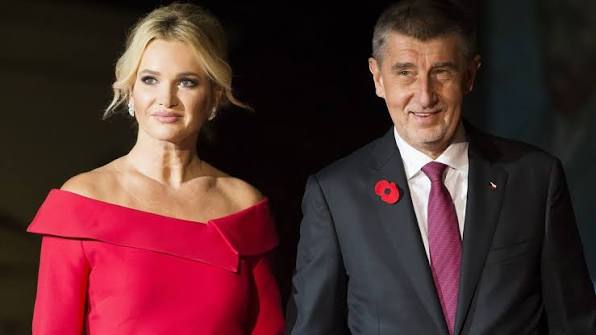 Andrej Babiš se nemusí omluvit. U soudu mu pomohla svatba s Monikou -  Seznam Zprávy