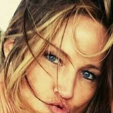 Lori Shaw (lorikshaw)