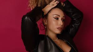 Bibiana (bibihall97)