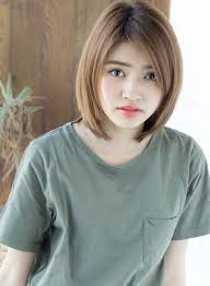 ミディアム afloat明日香の縮毛矯正でツヤミディ afloat japanの髪型 ヘアスタイル ヘアカタログ 2020春夏 ヘアカット ショート 髪 カット ハニーブロンドヘア