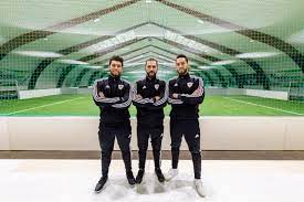 ˈhaːkan ˈtʃaɫhanoːɫu, born 8 february 1994) is a turkish professional footballer who plays as an attacking midfielder for serie a club milan and the turkish. Willkommen Beim Fussballzentrum In Mannheim Dein Indoor Fussballplatz