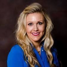 Kelly Linley's Instagram, Twitter & Facebook