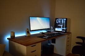 Black And White Computer Table Design Pc 1 5 17 Imgur Desktop Setup Home Office Setup Gaming Room Setup