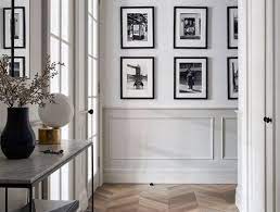 Hai presente il classico corridoio i quadri. Come Arredare Un Corridoio Lungo E Largo Tutte Le Strategie Da Provare Casamagazine