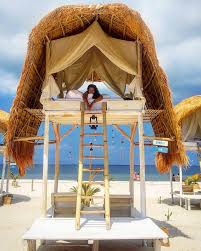 If Any Of You Ladies Go To Flores In Indonesia Go To This Private Island Near Labuan Bajo Thru Le Pirate No I M Not Bein Bali Lombok Pirate Island Tree House