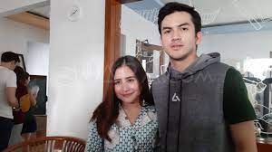 Artis prilly latuconsina akhirnya angkat bicara usai dituduh merebut kekasih safira crespin, endy arfian. Rizky Nazar Akhirnya Jadi Pacar Prilly Latuconsina