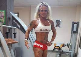 Perfekt durchtrainiert und ohne ein einziges gramm zu viel. Goodbye Deutschland Krass Bodybuilderin Caroline Robens Hat Sich Ordentlich Verandert Lange Blonde Locken Lange Blonde Bodybuilder