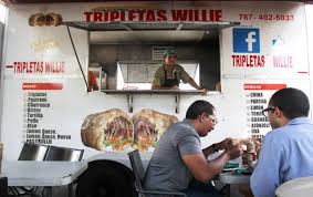 Tripletas Willie Resuelve La Vida De Universitarios En Cupey Bistec Atun Ads