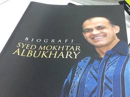 Dilahirkan pada tahun 1952 di alor setar, kedah dan merupakan pengasas yayasan albukhary merupakan orang. 3 Rahsia Kejayaan Tan Sri Syed Mokhtar Al Bukhary