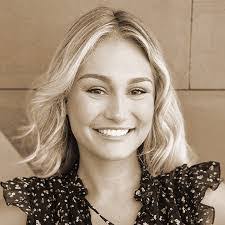 Melody Brady's Instagram, Twitter & Facebook