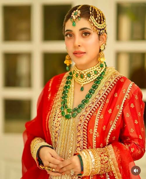 Urwa Hocane and Farhan Saeed in Manish Malhotra for Mawra Hocane’s Nikkah : r/BollywoodFashion