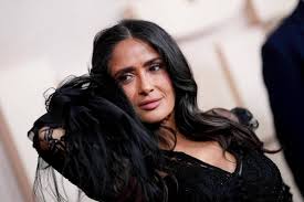 Salma Hayek cumple 59 años y tres décadas abriendo puertas en Hollywood