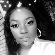 Fb family and friends please help me wish my Daughter BigMama Monae a very  Happy 32🤞🏽💛 yall know how I'm coming if she rocking I'm rolling. I love  you my girl.