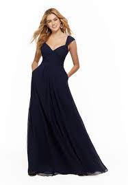 Abiti cerimonia ragazza, vestiti eleganti che esprimono la sapiente manifattura artigianale realizzati in raso, taffeta, organza, chiffon e georgette, spedizione. Abiti E Vestiti Da Damigella E Ragazza Per Cerimonia Marisa Spose