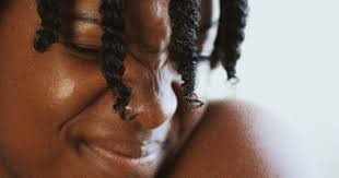 6 Diy Hair Sprays To Hydrate Refresh Your Curls Naturallycurly Com