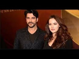 Porque Burak Ozcivit Decidido Irse De La Casa De Su Novia Casa De La Novia Novios Amor Eterno Novela