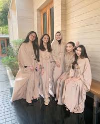 Tidak ada dendam, saya marah ketika difitnah. Ibu Tangguh 9 Potret Sarita Abdul Mukti Bersama Empat Putri Manisnya