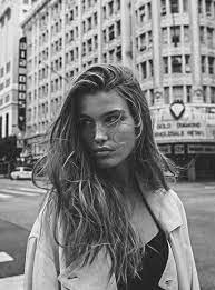 How To Be A Successful Woman Fashionphotography Lifestyle Timeless Classic Street Photography People Street Fashion Photography Street Photography Portrait