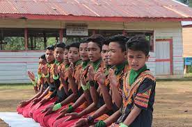 More images for gambar dua contoh pola lantai dalam tari » Jenis Pola Lantai Ada 2 Macam Ini Penjelasan Dan Contoh Pola Lantai Dalam Tarian Daerah Semua Halaman Bobo