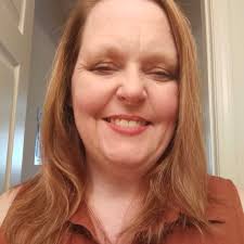 Laurie Thorpe's Instagram, Twitter & Facebook