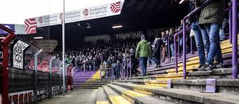 „wenn trotzdem so viel pyro ins stadion gelangt, frage ich mich schon, warum einlasskontrollen nicht greifen, äußerte sich. Vfl Osnabruck Vs Energie Cottbus Eine Geniale Zeitreise An Der Bremer Brucke Turus Net Magazin