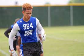 Brown (l) verfolgt zusammen mit seinem berater den draft. Meet 4 Star 2017 Wr Osiris St Brown Eclectic Off The Field Electric On It Bleacher Report Latest News Videos And Highlights