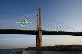 4 laluan (6 laluan pada sekarang) 6) tinggi menara dari aras air: Jambatan Pulau Pinang E36