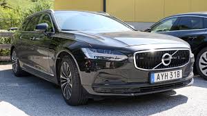 Edmunds also has volvo s90 pricing, mpg, specs, pictures, safety features, consumer reviews and more. Volvo V90 Facelift Makes Surprising Spy Photo Debut
