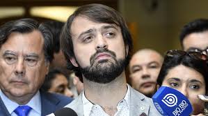 Desde la formación de un pacto alternativo al duopolio, la construcción del relato los de arriba vs los de abajo, las estrategias. Denuncian A Jorge Sharp Ante Contraloria Por Presuntas Irregularidades En Valparaiso Meganoticias
