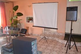 Compexul turistic vank este compus din vila vank si sarra vank, situate una langa cealalta, avand curte comuna si capacitate de 80 de locuri. Team Building Pe Valea Ariesului Complex Turistic Vank