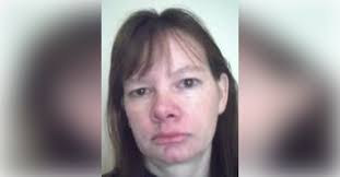 Ellie Everett's Instagram, Twitter & Facebook