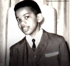 Does Steve Harvey know there's a 🪦 with his pic