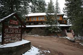 From private log cabins and resorts to lakefront upscale homes; Glenisle Wikipedia