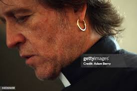 Minister Bernd Schade and Pastor Peter Kloss greet motorcyclists as...  Nachrichtenfoto