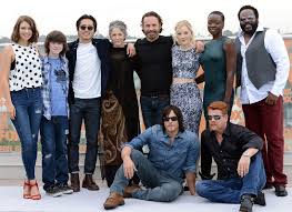 Vraiment pas de date pr la saison 2 en fr ? The Walking Dead A Quoi Ressemblent Les Acteurs En Vrai Elle