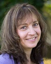 Lynn Cromwell's Instagram, Twitter & Facebook