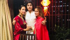 She recently posted an adorable picture of her son, arhaan khan taking. Malaika Arora S Advice To Son Arhaan Khan Treat Me Like A Friend Zee5 News