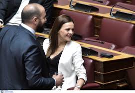 Τη σχέση της με τον δημήτρη τζανακόπουλο παραδέχτηκε για πρώτη φορά στον φακό η υπουργός εργασίας έφη αχτσιόγλου. J3g9jnvefr64dm