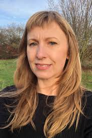 Gabrielle Davidson's Instagram, Twitter & Facebook