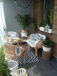 Tour an atlanta condo decked out in bold color 12 photos. Balcony Balkon Balkonbepflanzen Balkondeko Balkondekoideen Balkondekoideen Balkondekorati Balcony Decor Apartment Balcony Decorating Small Balcony Decor