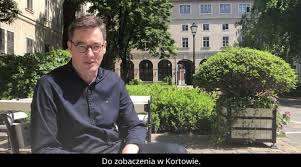 Ajkukat a négy elülső fog mögött össze tudják zárni, így el tudják kerülni. Karacsony Gergely Angolul Beszel Egy Videoban 168 Hu