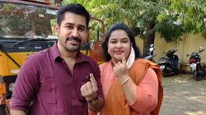 Actor vijay's family photos : Actor Vijay Antony Registered His Vote With His Wife