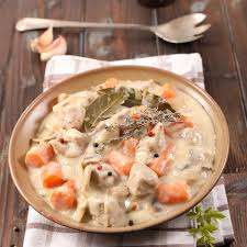 Généralement le repas du soir est léger soupe, gratin, escalope panée accompagnée d'une salade variée je préfère réaliser des petits pains pour la simple raison que c'est facile à décongeler en petite quantité, il suffit de les placer dans le four encore. Nos Delicieuses Recettes De