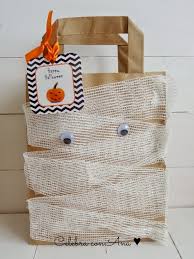 Te traemos unas sencillas y originales manualidades para guardar chuches este halloween. Bolsas Kraft Para Halloween Y Freebie Celebra Con Ana