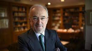 Santiago muñoz machado afirma que seguirá trabajando en la mejora de este diccionario jurídico mano a mano con el colegio de abogados de madrid de la que es colegiado desde hace años. Interview To Mr Munoz Machado Crisol Translation Services