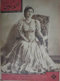 Hm Queen Farida On The Cover Of Alethnayn Waldonya Magazine 1943 Egyptian History Old Egypt Egyptian Actress