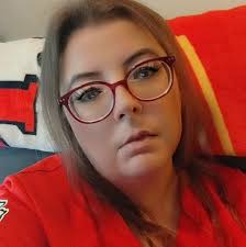 What is a socially acceptable time to vacuum in a multi-family apartment  setting?